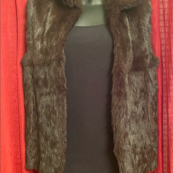 Mint condition check out our Adrienne landau Fur - Picture 2 of 5
